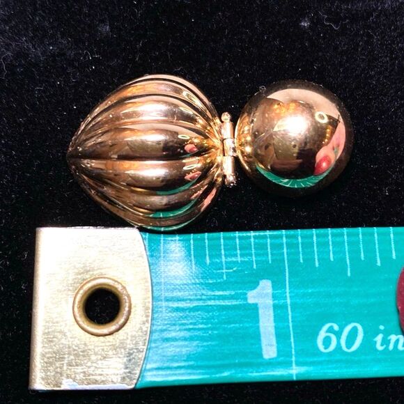 14K Yellow Gold Door Knocker Earrings Pierced Ribbed 5 gm 1.20” Long - Picture 4 of 5